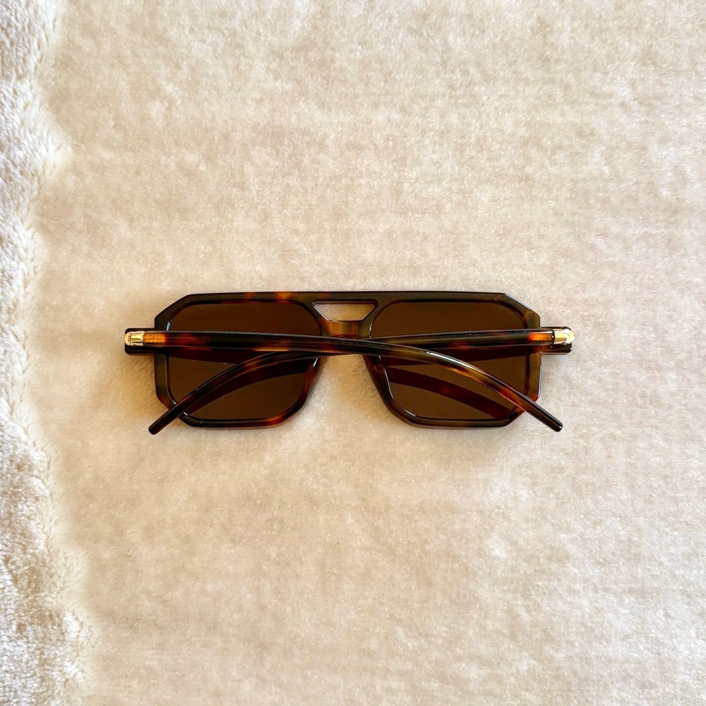 Vintage Banana Republic Aviator Sunglasses - Picture 2 of 5